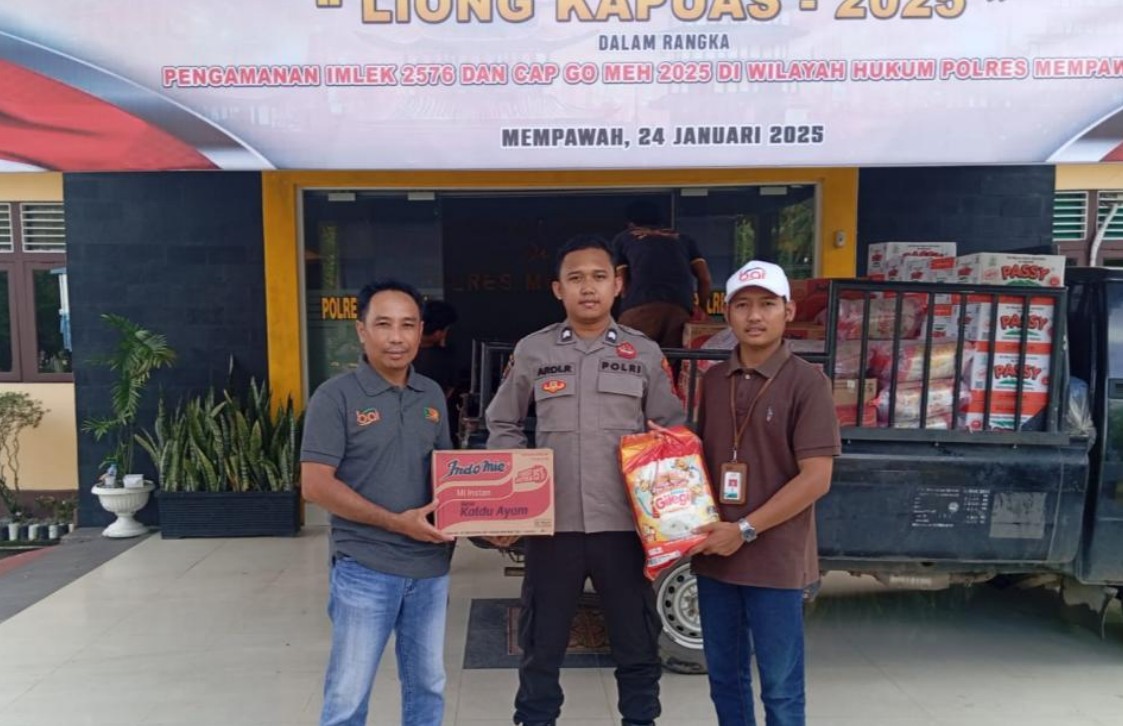 PT BAI Salurkan Bantuan Beras untuk Warga Terdampak Banjir di Kabupaten Mempawah Melalui Polres Mempawah