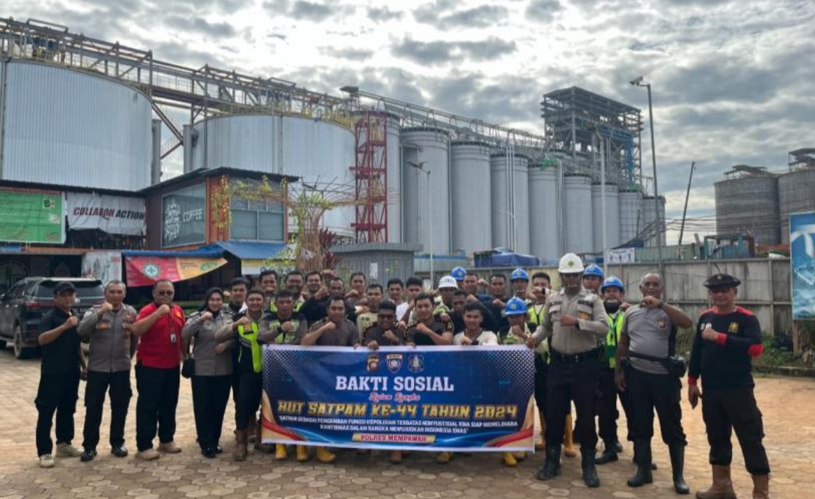 Semangat HUT Satpam PT BAI dan Binmas Polres Mempawah Gotong Royong Gelar Bhakti Sosial Bersihkan Tempat Ibadah